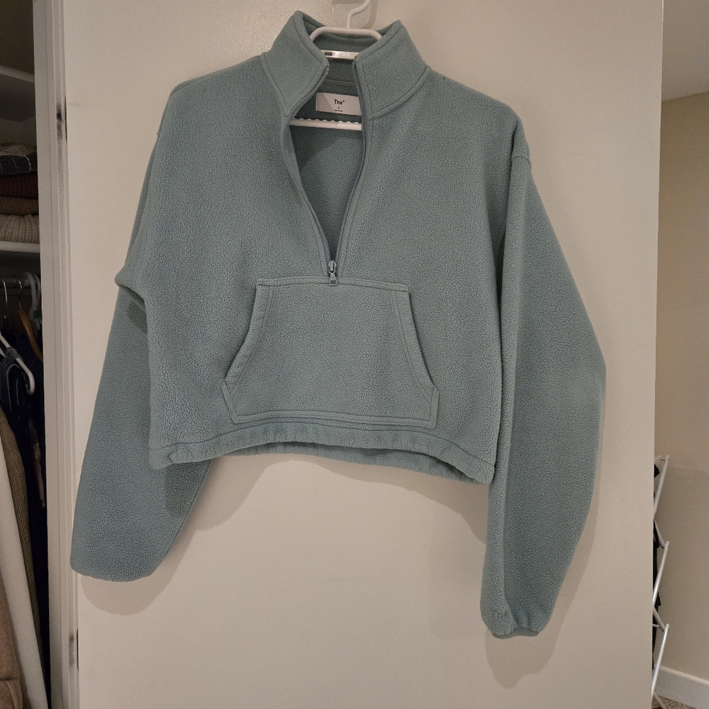 TNA aritzia half zip fleece sweater, size small